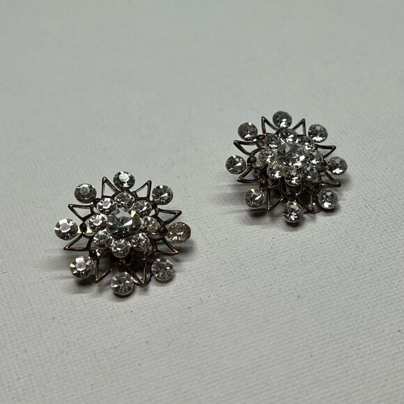 Vintage Gold-tone Snowflake Style Clip On Earrings w/ Clear Rhinestones - Picture 2 of 6